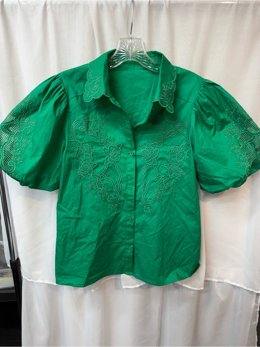 Green Embroidered Puff Sleeve Button-Up Top🌻